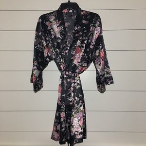 Leisureland black floral robe kimono